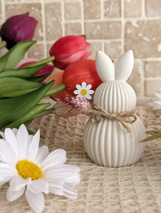 Petit lapin avec fleurs séchées – Création artisanale