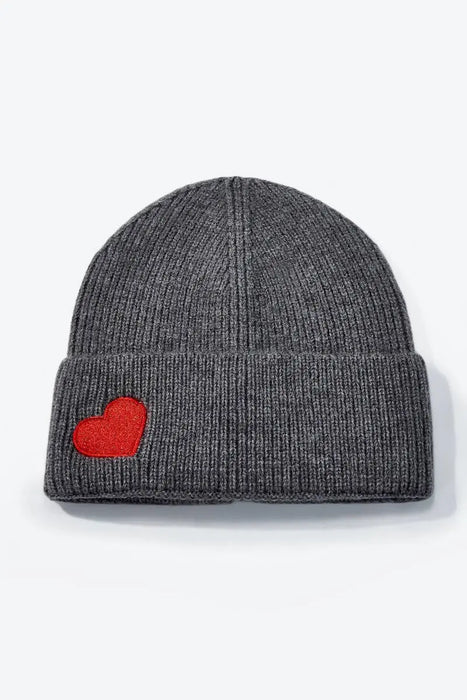 Bonnet uni avec cœur rouge par Collection PREMIER ETAGE • BYREN | ÉLINE L’ATELIER, FROID, NEW