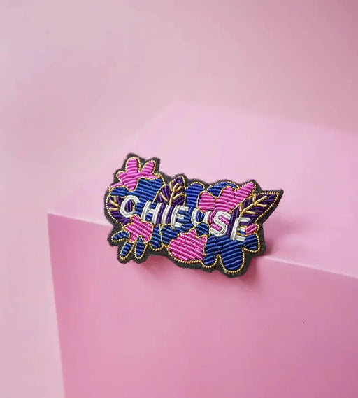 Broche Chieuse par MALICIEUSE • accessoires, broche, fashion, femme, made in france