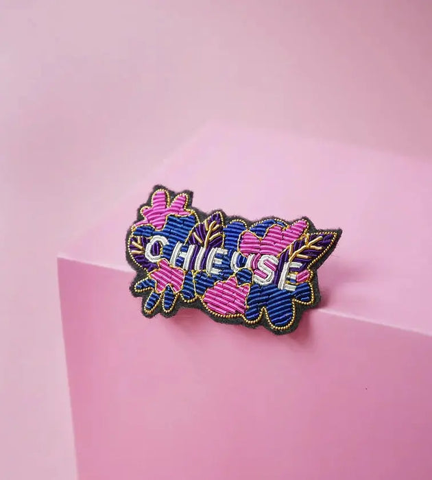 Broche Chieuse par MALICIEUSE • accessoires, broche, fashion, femme, made in france