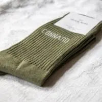 CHAUSSETTES CONNARD KAKI par FELICIE AUSSI • accessoire, beau, chaussette, embellir, fashion