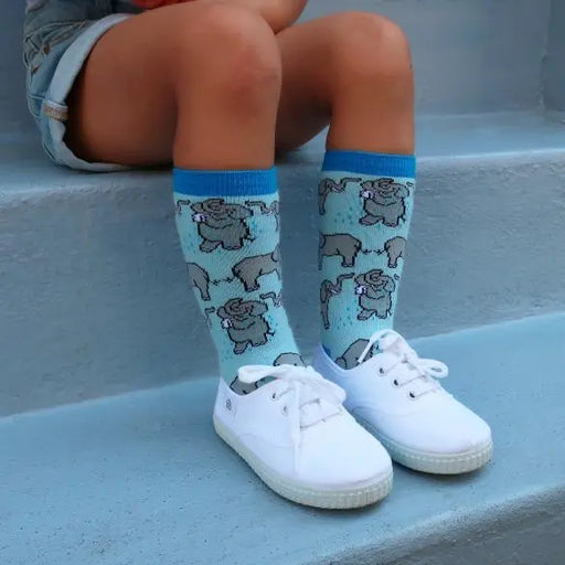 CHAUSSETTES DOUCHE ELEPHANT par COUCOU SUZETTE • accessoire, beau, cadeau, chaussette, embellir