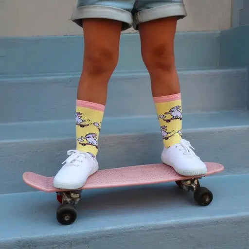 CHAUSSETTES LAPIN SKATEUR par COUCOU SUZETTE • accessoire, beau, cadeau, chaussette, embellir