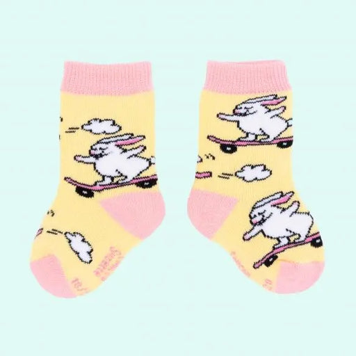 CHAUSSETTES LAPIN SKATEUR par COUCOU SUZETTE • accessoire, beau, cadeau, chaussette, embellir