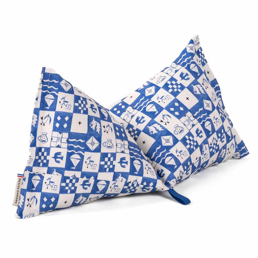 Coussin du quotidien · SALVADOR Sifnos par PETITS CADORS • bleu, NEW, spring