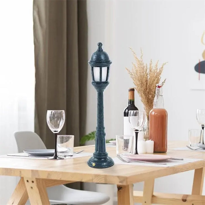 LAMPE ’STREET LAMP DINING’ par Seletti • accessoires, chat, chien, coeur, embellir