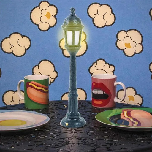 LAMPE ’STREET LAMP DINING’ par Seletti • accessoires, chat, chien, coeur, embellir