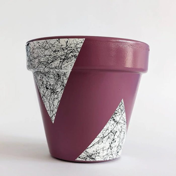 POT EN TERRE CUITE- SPLATTERED TRIANGLES - DARK PINK par SOUTHSIDE ATELIER • beau, célébrer, 