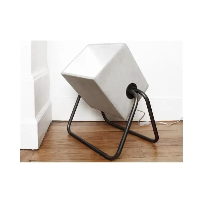 SINGLETON - LAMPE A POSER par Lyon Béton • architecte, beton, design, embellir, gris