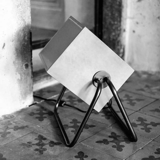 Lyon Béton - Luminaire - LAMPE À POSER - Premier ÉTAGE
