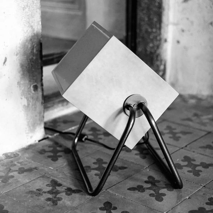Lyon Béton - Luminaire - LAMPE À POSER - Premier ÉTAGE