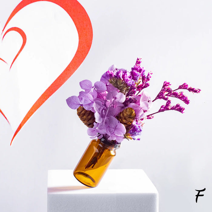 Violaine - MINI BOUQUET DE FLEURS SECHEES DANS SON VASE par Collection PREMIER ETAGE • beau,